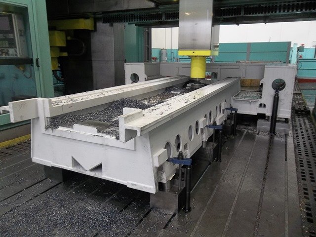 Fresatura CNC di un particolare meccanico di grandi dimensioni, Officine Mara