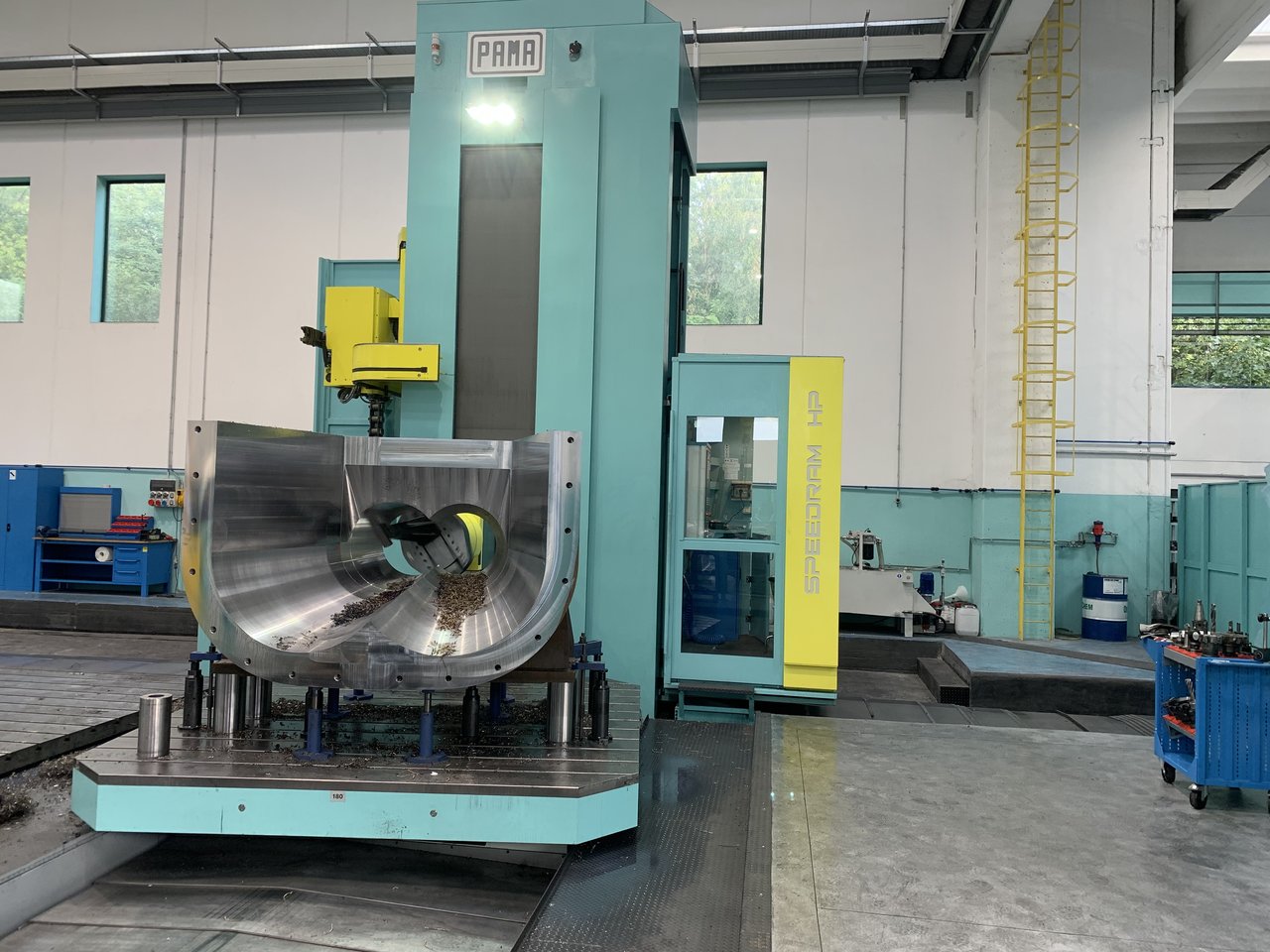 Fresatura CNC di un particolare meccanico di grandi dimensioni, Officine Mara