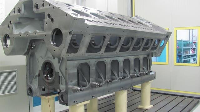 Componente meccanico multi-cilindro sotto controllo dimensionale